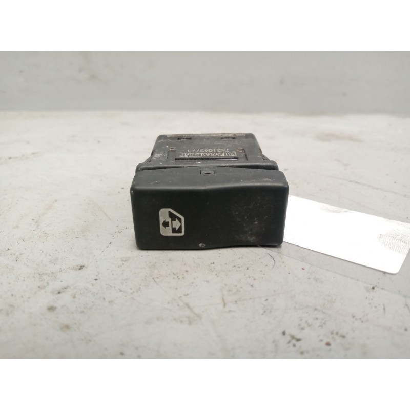 Recambio de mando elevalunas delantero izquierdo para renault premium route 2006 10.8 diesel referencia OEM IAM 7421043773  