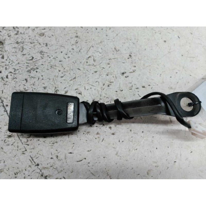 Recambio de enganche de cinturon izquierdo para daewoo matiz cd referencia OEM IAM   