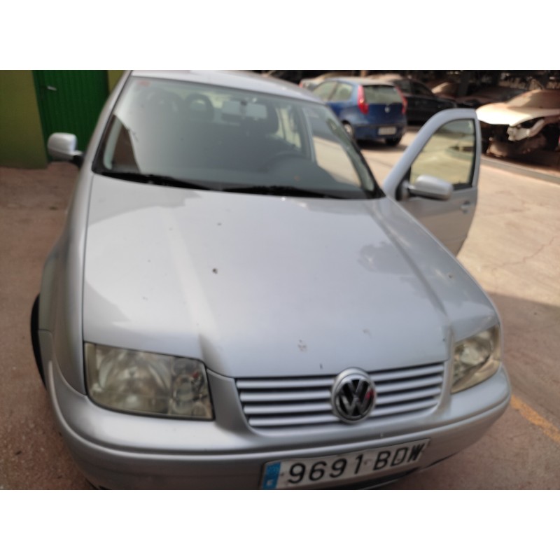 VOLKSWAGEN BORA BERLINA (1J2)