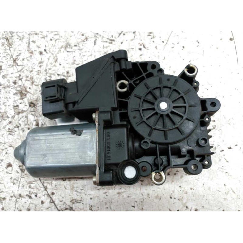 Recambio de motor elevalunas delantero derecho para audi a4 berlina (b5) 1.8 20v referencia OEM IAM   