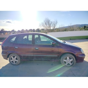 nissan almera tino (v10) del año 2004