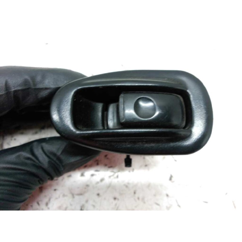 Recambio de mando elevalunas trasero derecho para mitsubishi santamo (hyundai) santamo confort referencia OEM IAM 93570M2501  