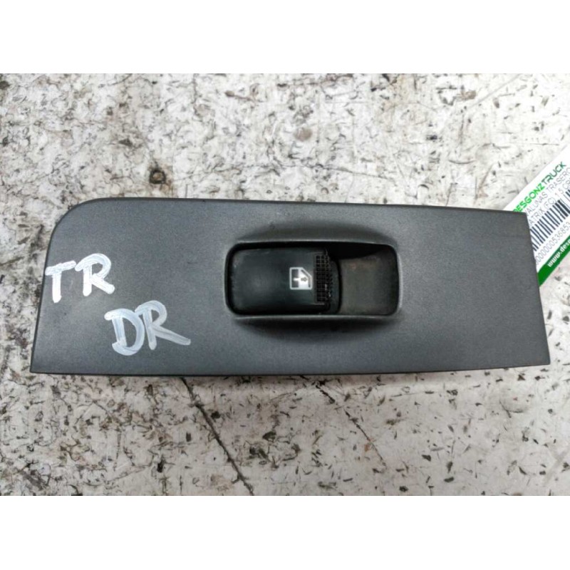 Recambio de mando elevalunas trasero derecho para hyundai matrix (fc) 1.5 crdi gls referencia OEM IAM 9358017510  