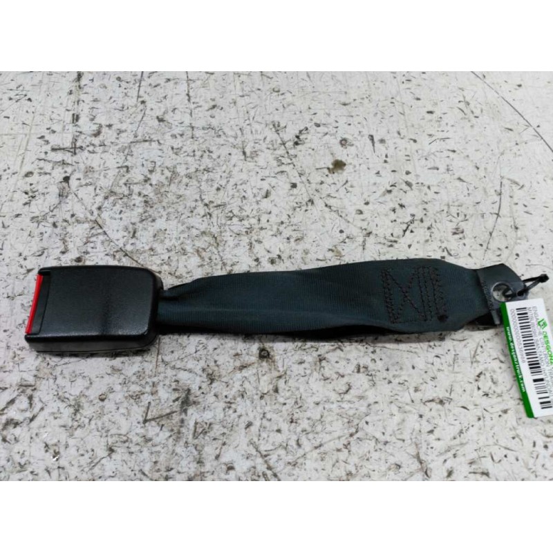 Recambio de enganche cinturon trasero derecho para mitsubishi santamo (hyundai) santamo confort referencia OEM IAM  SEGUNDA PART