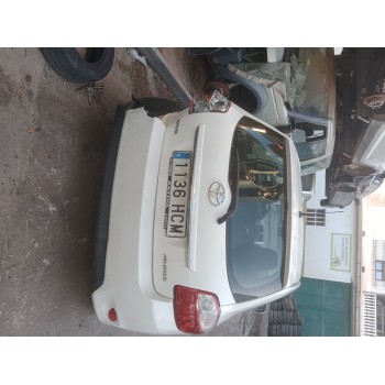 toyota auris del año 2011