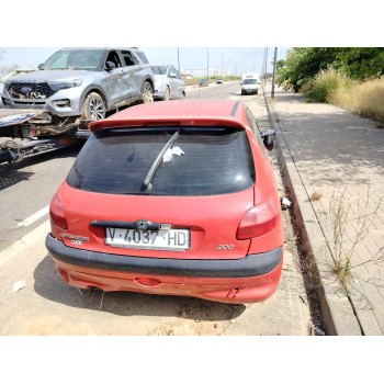 peugeot 206 berlina del año 2000