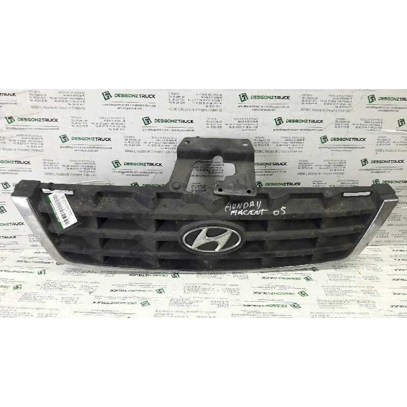 Recambio de rejilla delantera central para hyundai accent (mc) gl referencia OEM IAM 86361  