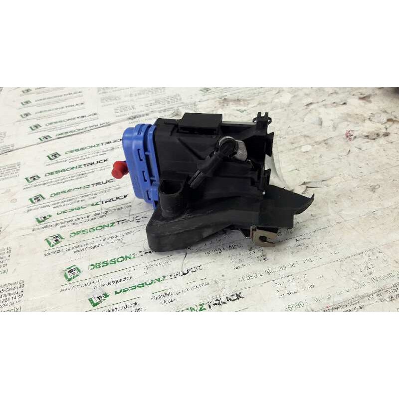 Recambio de cerradura puerta trasera izquierda para audi a4 avant (b5) 2.5 tdi referencia OEM IAM   