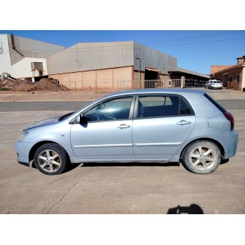 toyota corolla (_e12_) del año 2005