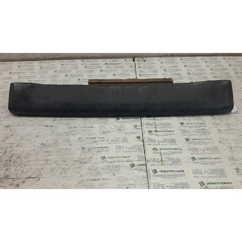 Recambio de molduras delanteras para mitsubishi montero (v20/v40) 2800 td american dream (2-ptas.) referencia OEM IAM  ENCIMA MA