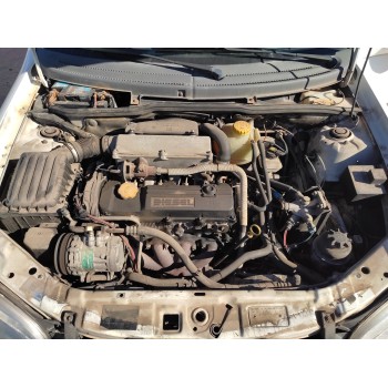 opel corsa b del año 2000