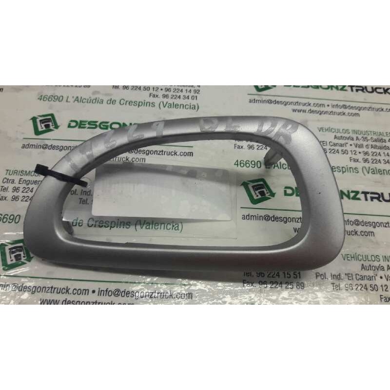 Recambio de guarnecidos varios para peugeot 307 berlina (s2) xt referencia OEM IAM 9634769777 MANETA INT. DEL. DCHA. 