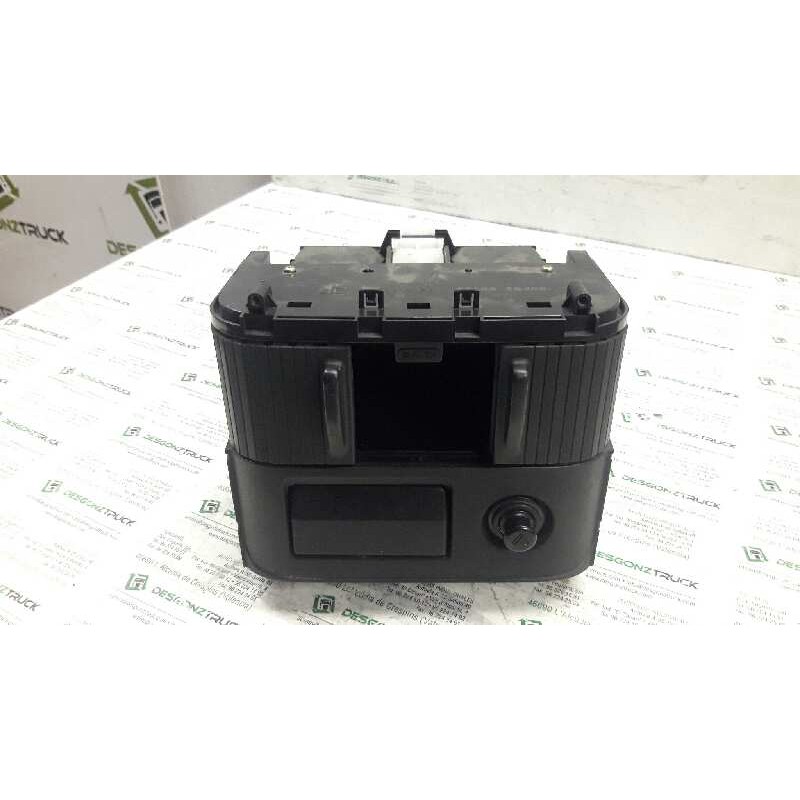 Recambio de cenicero para nissan x-trail (t30) comfort referencia OEM IAM 68108EQ400  