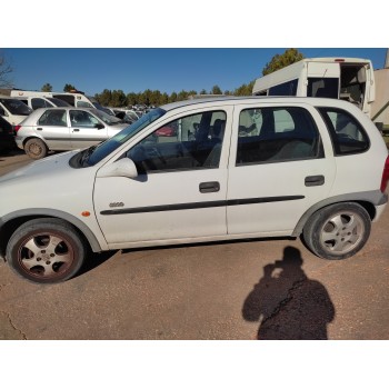 opel corsa b del año 2000
