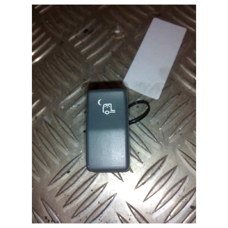 Recambio de interruptor para renault premium route 2006 fas 4x2 larga distancia referencia OEM IAM 5010589823  