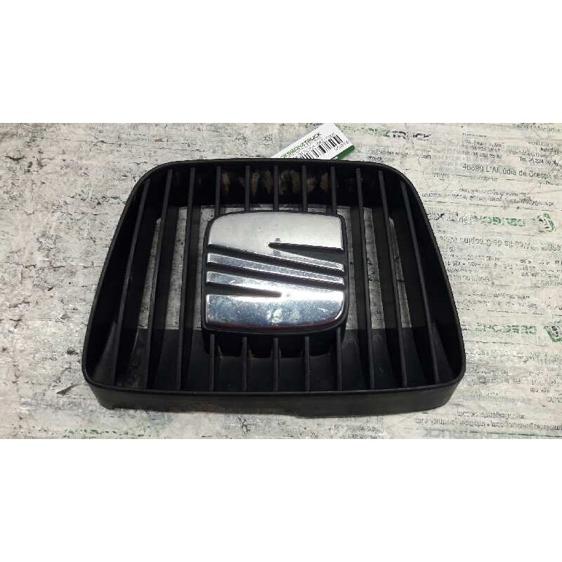 Recambio de rejilla delantera central para seat cordoba berlina (6k2) sport referencia OEM IAM 6K0853654D  