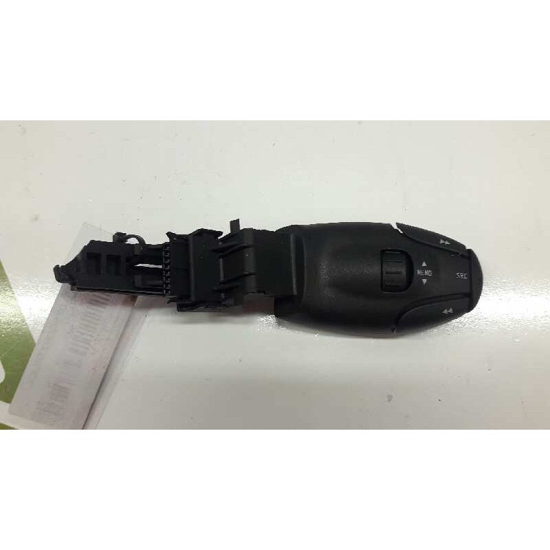 Recambio de mando radio para peugeot 207 sw confort referencia OEM IAM 96637240  