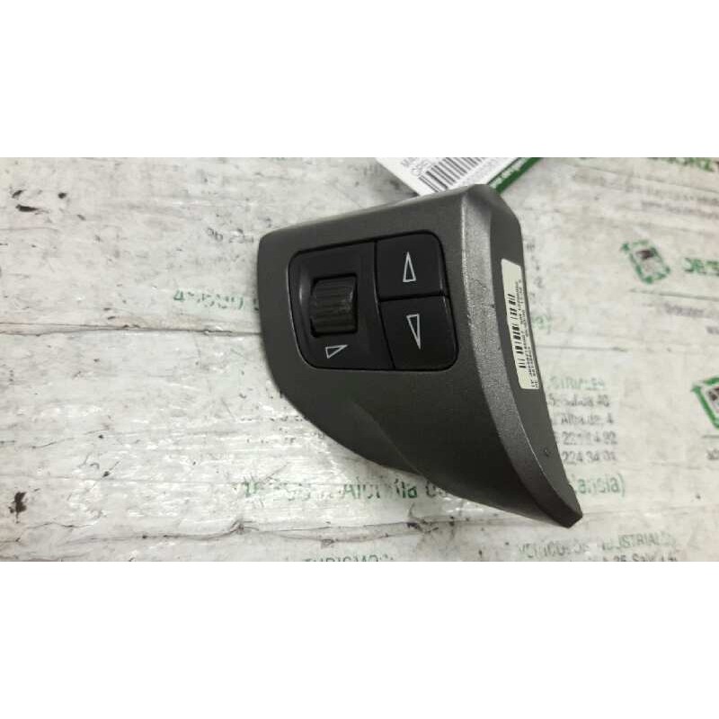 Recambio de mando radio para opel astra h berlina referencia OEM IAM 13208858  