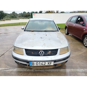 VOLKSWAGEN PASSAT BERLINA (3B2)