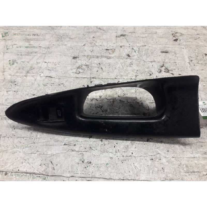 Recambio de mando elevalunas delantero derecho para audi a4 berlina (b5) 1.9 tdi referencia OEM IAM 8D1867172A  