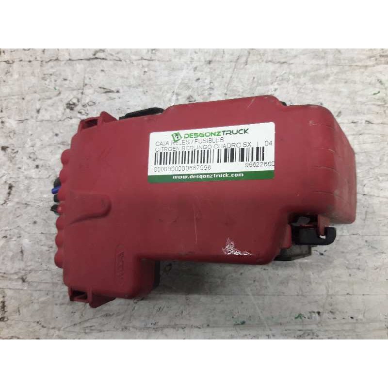 Recambio de caja reles / fusibles para citroen berlingo cuadro sx referencia OEM IAM 9662286080  