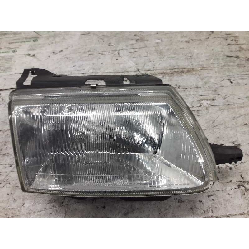 Recambio de faro derecho para citroen saxo 1.4 vsx referencia OEM IAM   