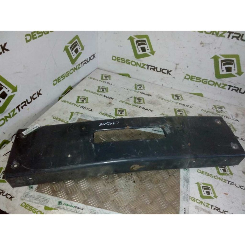 Recambio de paragolpes delantero para nissan trucks l80.09 l80.14 referencia OEM IAM  PARTE CENTRAL 