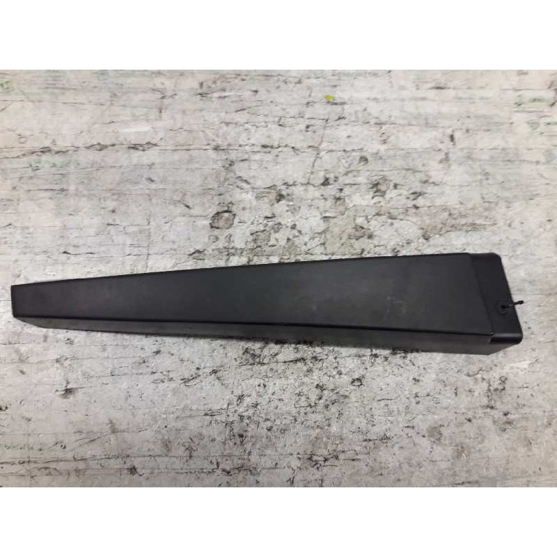 Recambio de moldura puerta delantera izquierda para renault megane ii berlina 5p authentique referencia OEM IAM 8200073435  