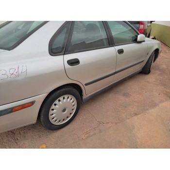 volvo s40 berlina del año 2000