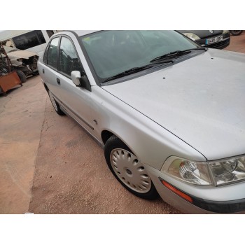 volvo s40 berlina del año 2000
