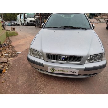 volvo s40 berlina del año 2000