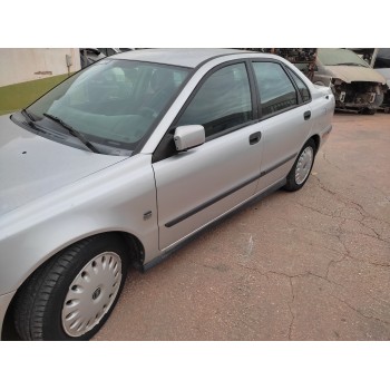 volvo s40 berlina del año 2000
