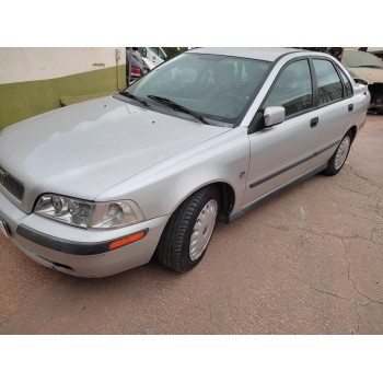 volvo s40 berlina del año 2000