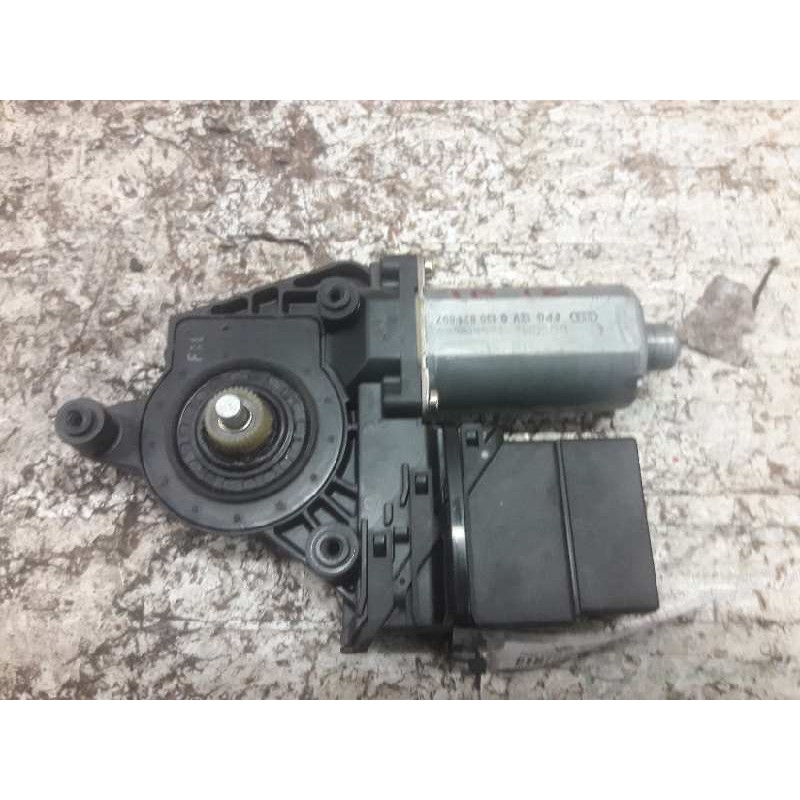 Recambio de motor elevalunas trasero izquierdo para volkswagen passat berlina (3b3) v6 tdi executive referencia OEM IAM 01308216