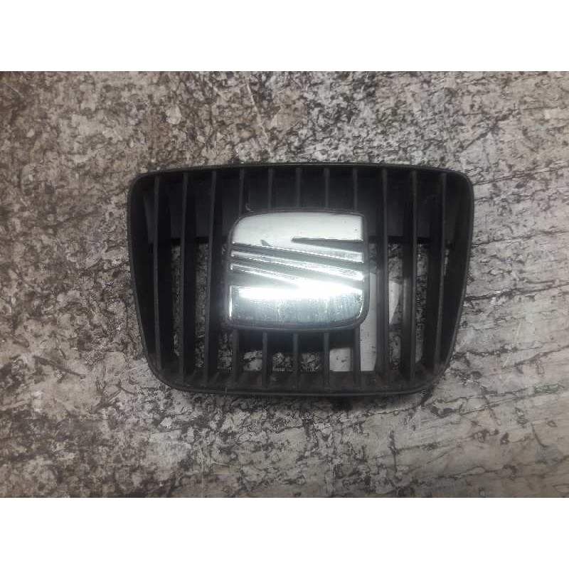 Recambio de rejilla delantera central para seat ibiza (6k1) free sky referencia OEM IAM 6K0853654D  