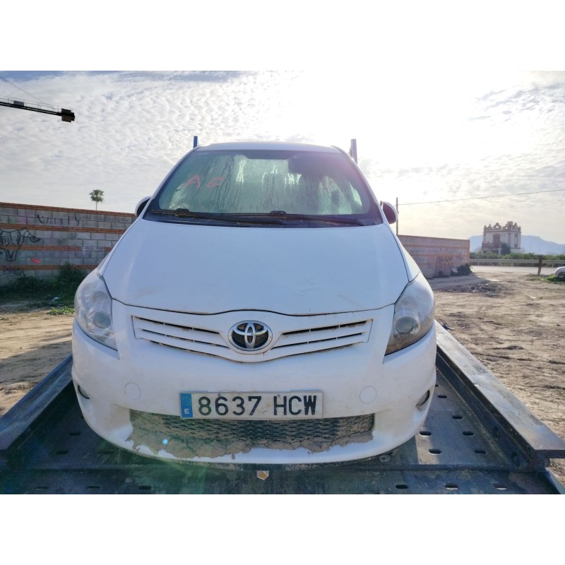 toyota auris (_e15_) del año 2009