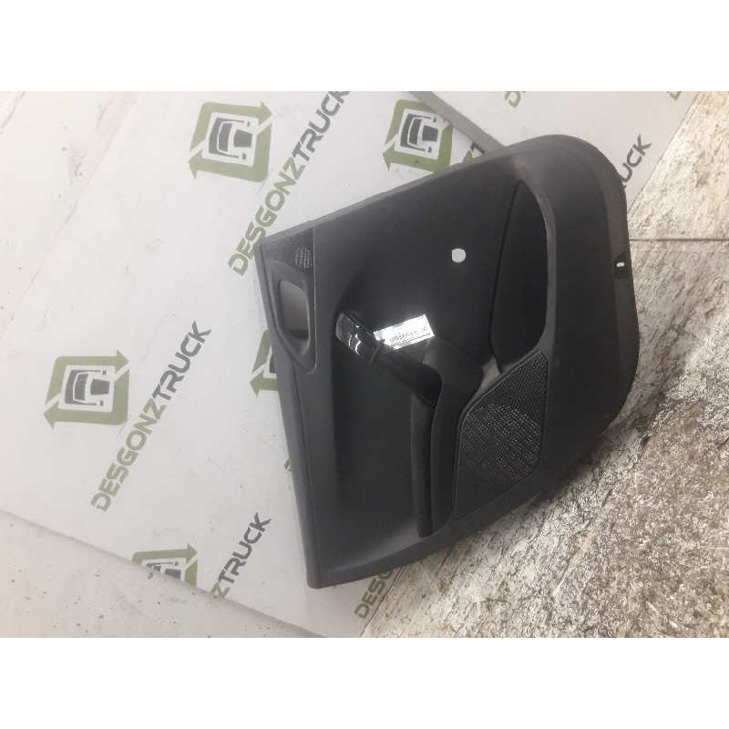 Recambio de guarnecido puerta trasera izquierda para peugeot 208 active referencia OEM IAM 96763548ZD  