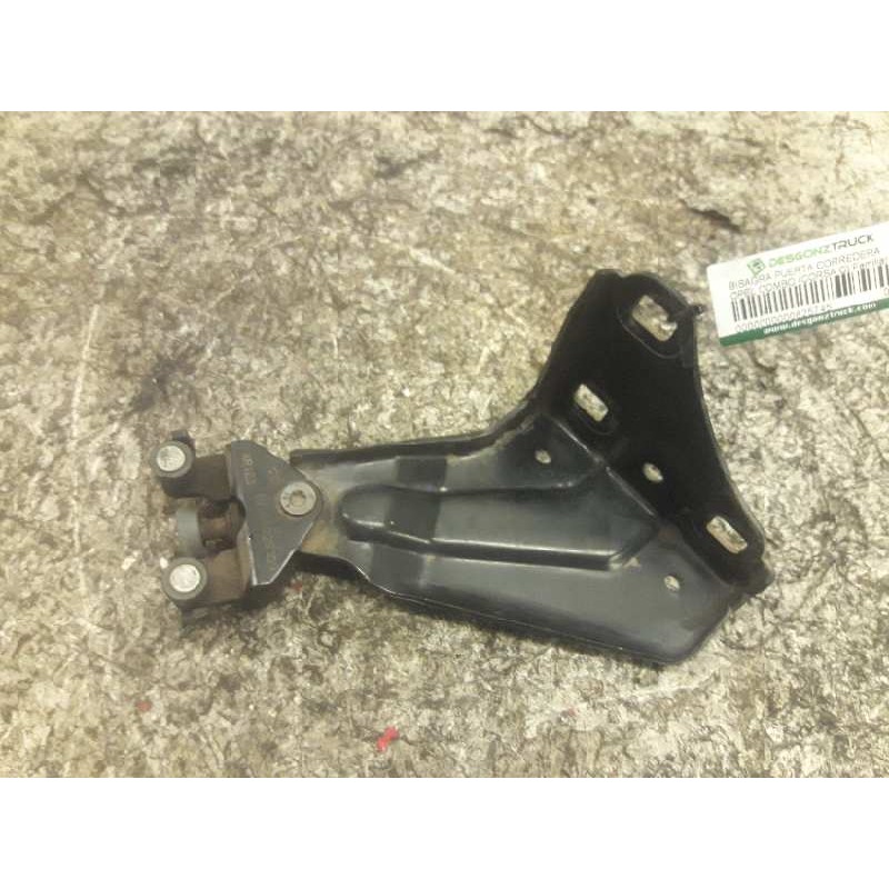 Recambio de bisagra puerta corredera para opel combo (corsa c) familiar referencia OEM IAM 09179776 INFERIOR DERECHA 