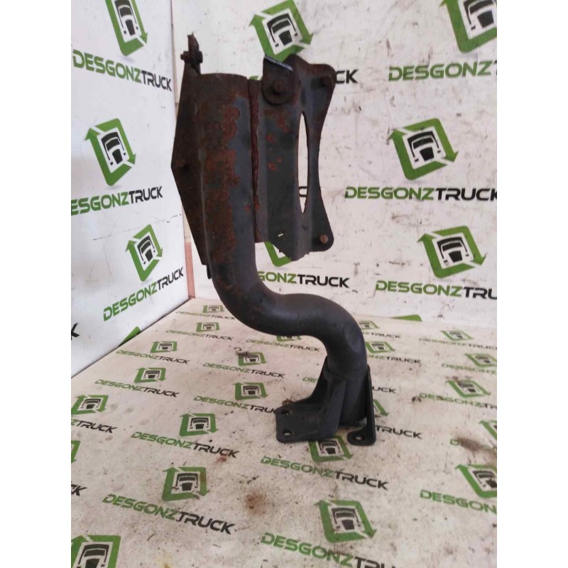 Recambio de soporte guardabarros trasero para mercedes atego 4 cyl. 4x2 2005  4.3 diesel (om 904 la) referencia OEM IAM DERECHO 