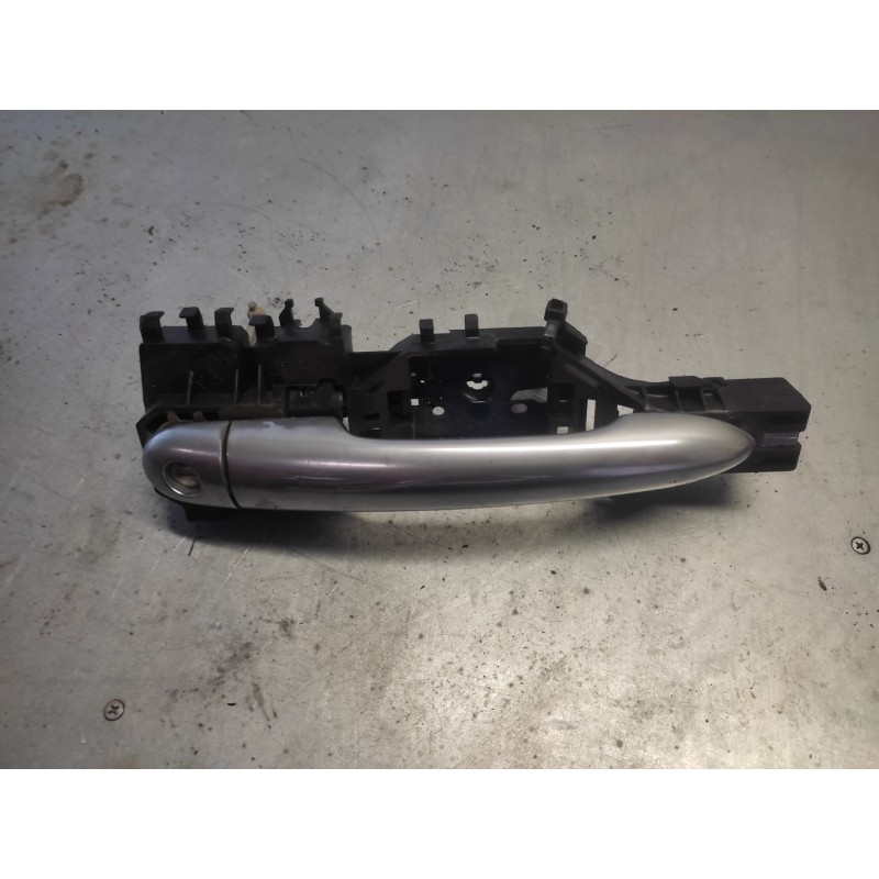 Recambio de maneta exterior delantera izquierda para renault scenic ii authentique referencia OEM IAM 8200028463  