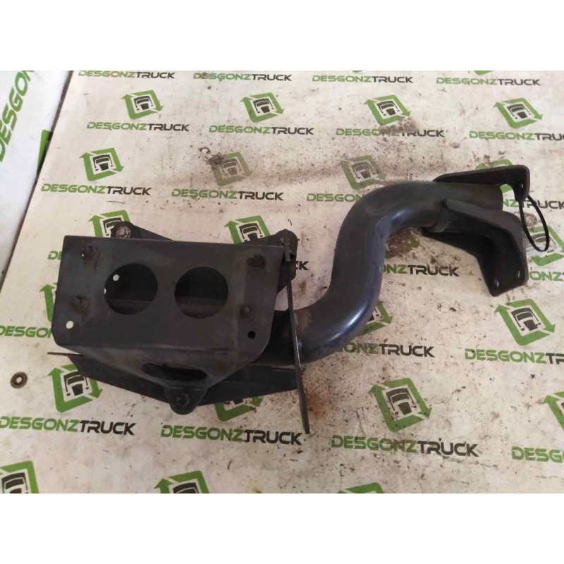 Recambio de soporte guardabarros trasero para mercedes atego 4 cyl. 4x2 2005  4.3 diesel (om 904 la) referencia OEM IAM IZQUIERD