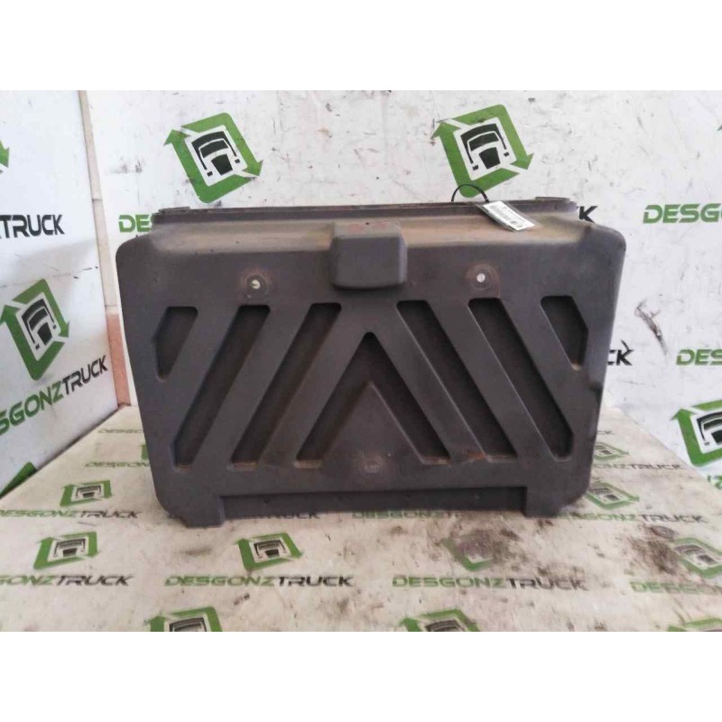 Recambio de guardabarros trasero izquierdo para mercedes atego 4 cyl. 4x2 2005  4.3 diesel (om 904 la) referencia OEM IAM   