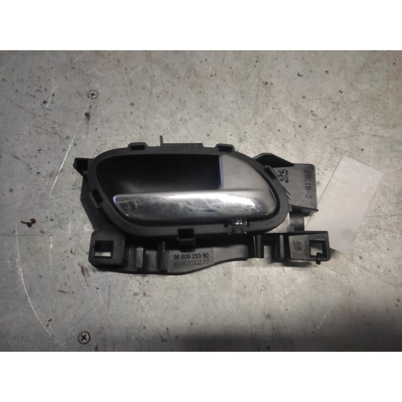 Recambio de maneta interior delantera derecha para peugeot 308 sw confort referencia OEM IAM 9660525380  