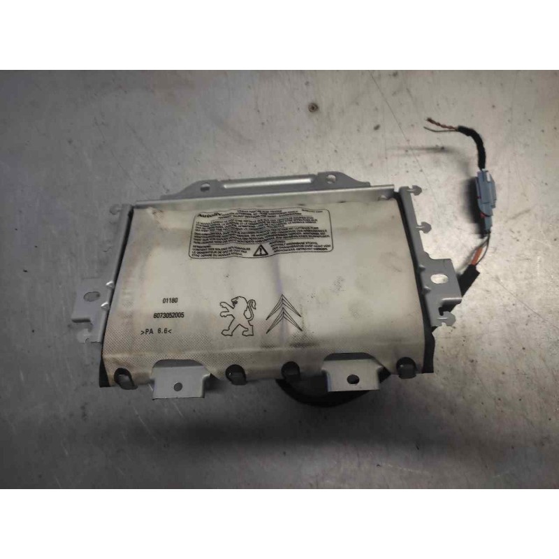 Recambio de airbag delantero derecho para peugeot 308 sw confort referencia OEM IAM 9681466680  