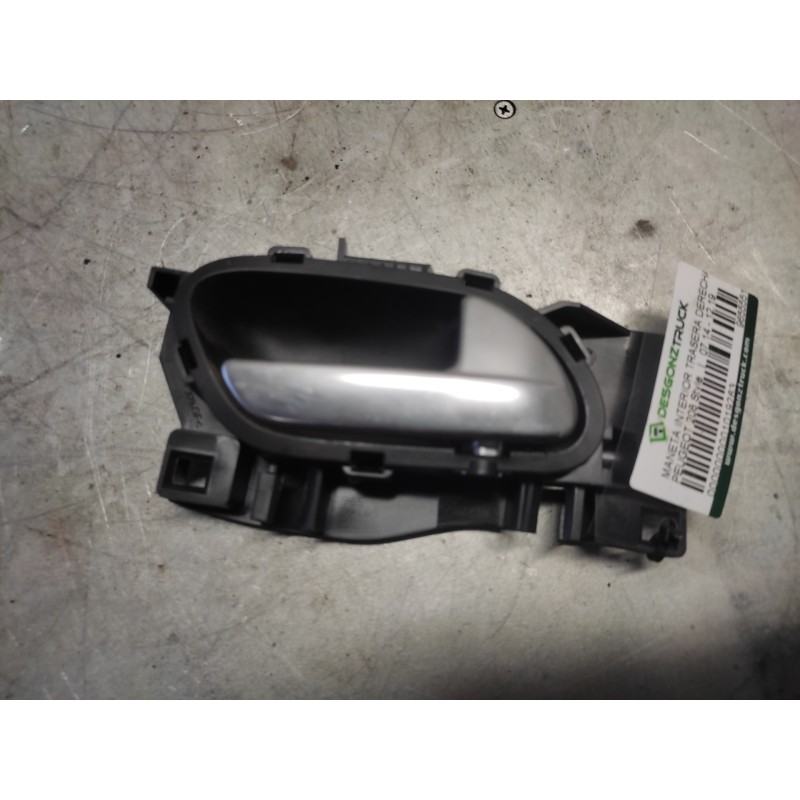 Recambio de maneta interior trasera derecha para peugeot 208 style referencia OEM IAM 96555516  