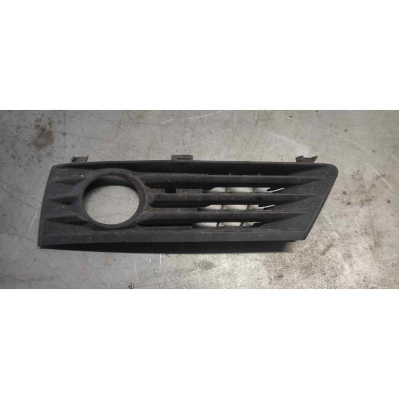 Recambio de tapa antiniebla izquierda para opel zafira b cosmo referencia OEM IAM   