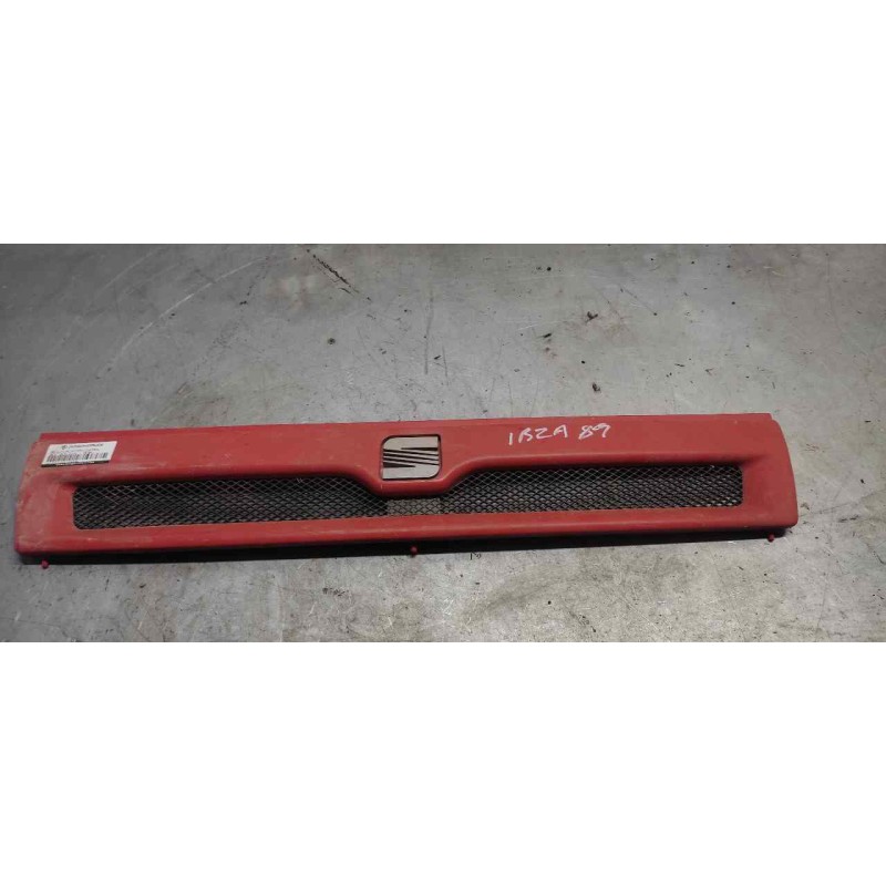 Recambio de rejilla delantera central para seat ibiza crono referencia OEM IAM  ROJO 