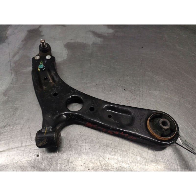 Recambio de brazo suspension inferior delantero derecho para hyundai i30 (gd) 1.6 crdi referencia OEM IAM   