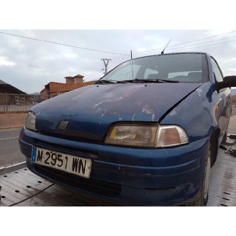 FIAT PUNTO BERLINA (176)