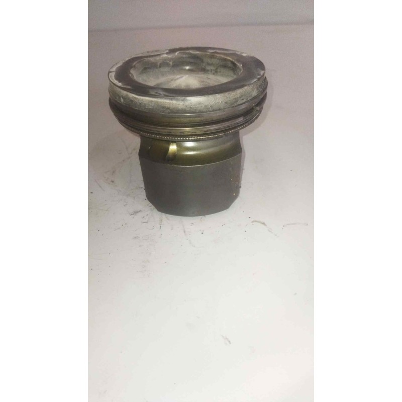 Recambio de piston para renault magnum ab 2005 cabina adel.tractor semirr. gv  4x2 4xx.18 gran espacio referencia OEM IAM 211051